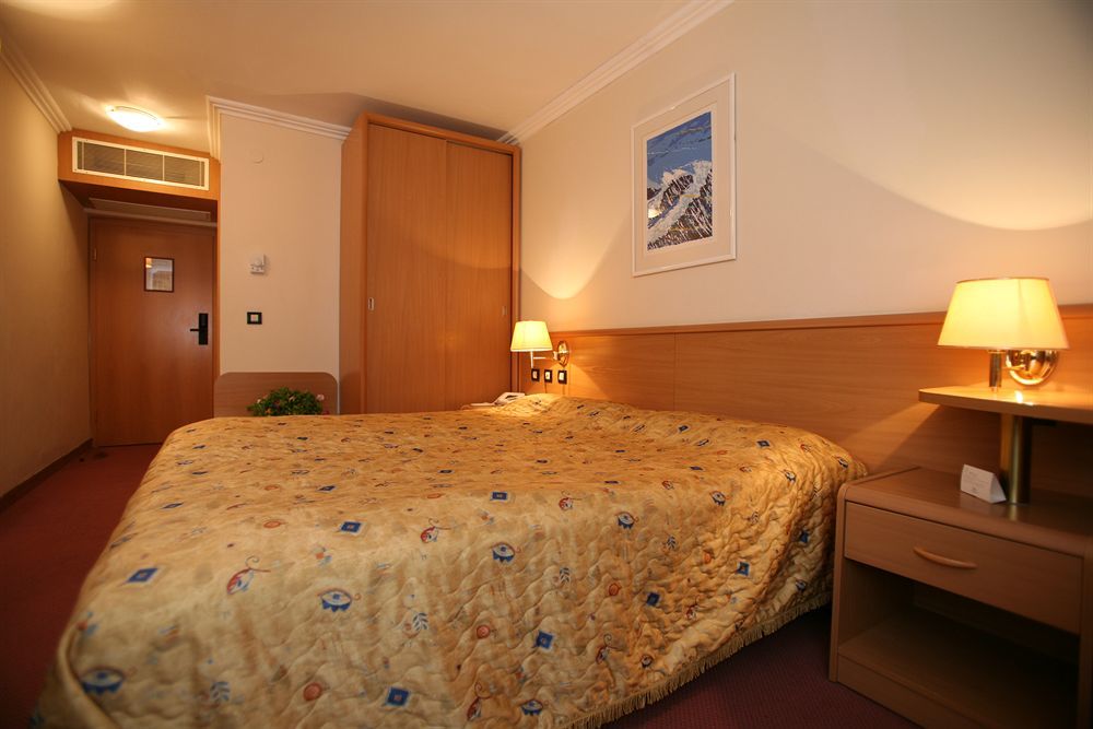 Sunny Baska Hotel By Valamar, Ex Corinthia Exterior foto